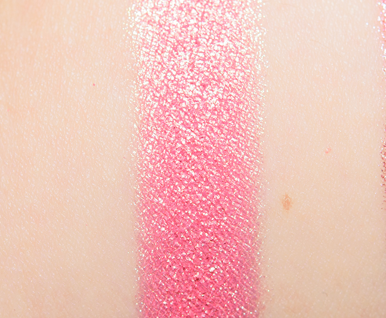 <p class="text-center">Give Me Glow Pink Rose Foiled Pressed Shadow</p>