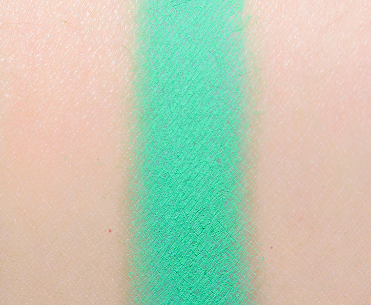 <p class="text-center">Give Me Glow Sea Princess Matte Pressed Shadow</p>