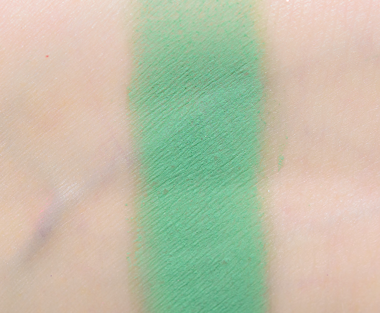 <p class="text-center">Give Me Glow Why the Resting Witch Face Matte Pressed Shadow</p>