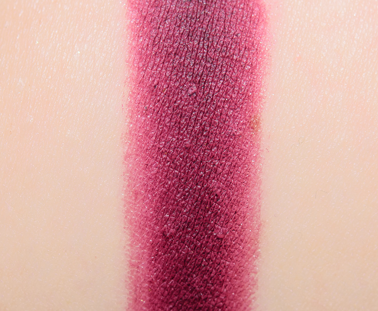 <p class="text-center">Natasha Denona Edgy (449CP) Cream-Powder Eye Shadow</p>