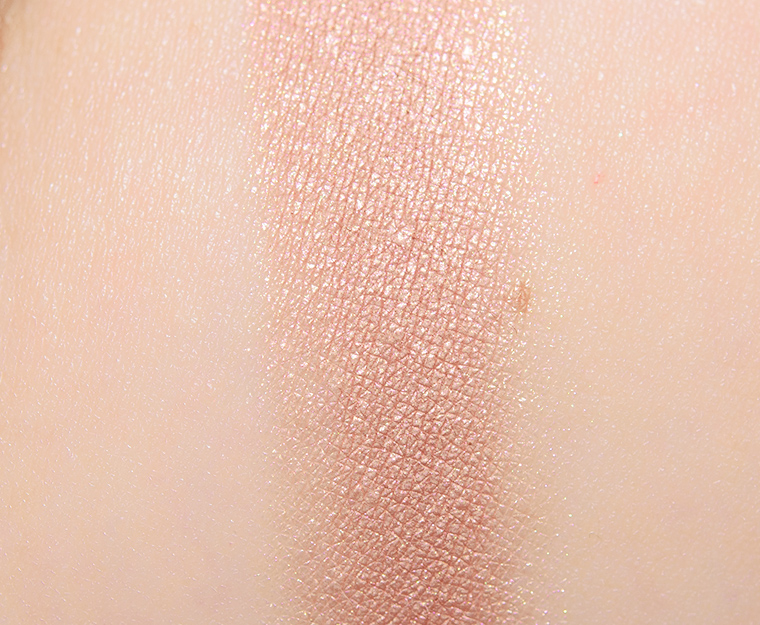 <p class="text-center">Dior Galactic #1 High Colour Eyeshadow</p>