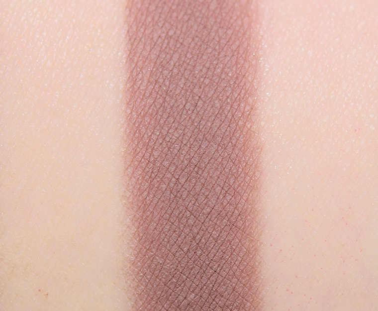 <p class="text-center">Kaleidos Flowing Haze (Diffuse) Eyeshadow</p>