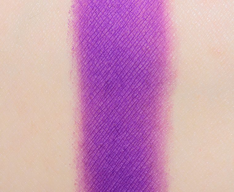 <p class="text-center">Terra Moons Electra Matte Eyeshadow</p>