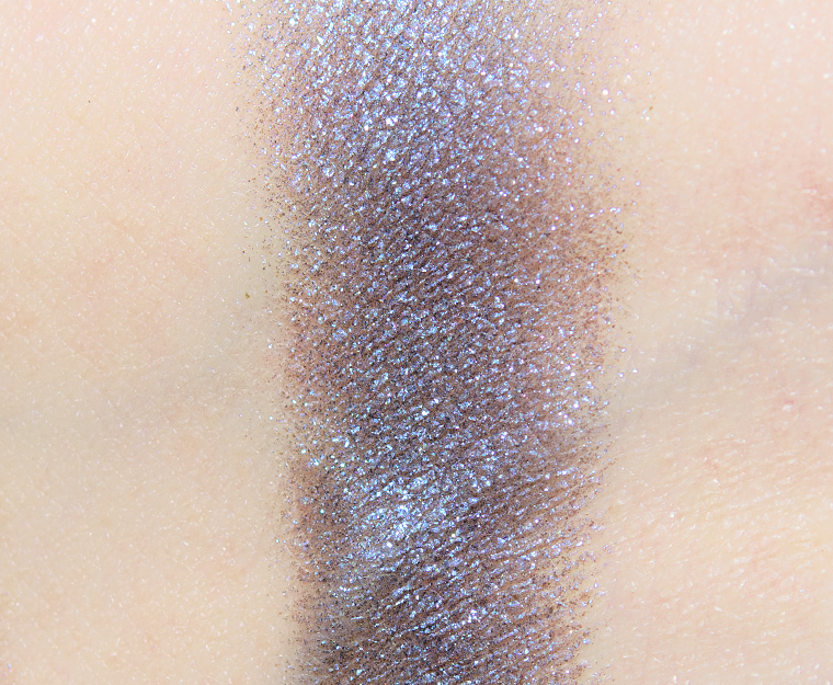 <p class="text-center">Urban Decay Alien Babe 24/7 Eyeshadow</p>