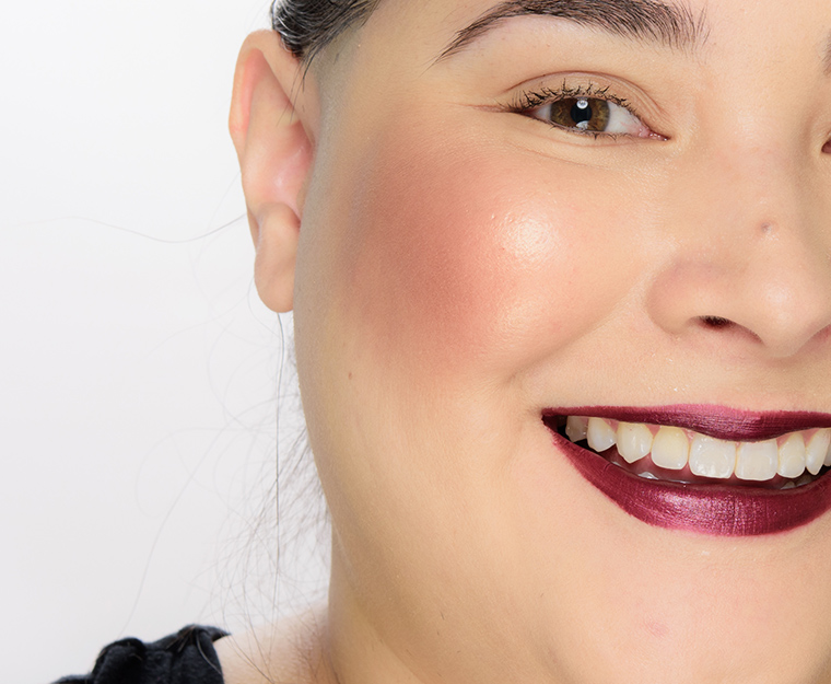MAC Royal Vibrancy Extra Dimension Skinfinish