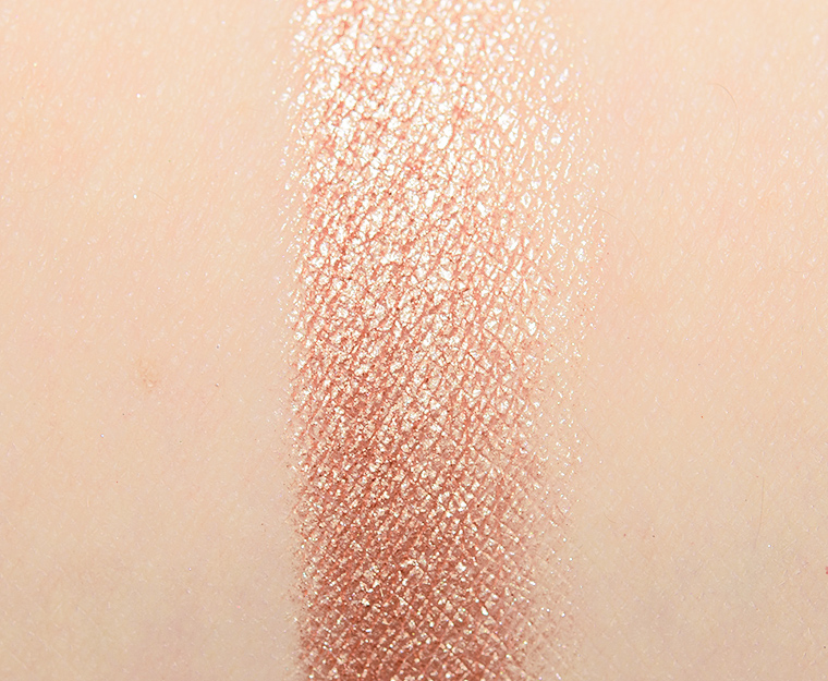 <p class="text-center">Lisa Eldridge Taffeta Fan Lustre Eyeshadow</p>