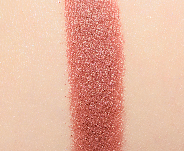 <p class="text-center">Lisa Eldridge Vintage Mulberry Velvet Eyeshadow</p>