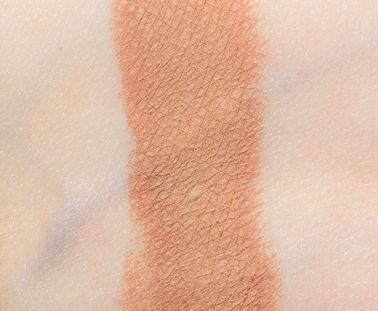 <p class="text-center">Isamaya Divot Eyeshadow</p>