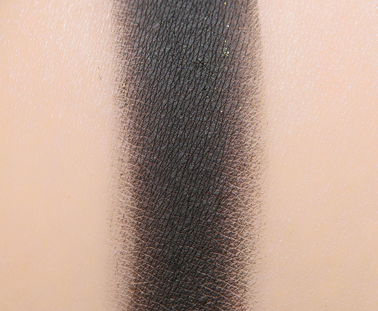 <p class="text-center">Isamaya Stirrup Eyeshadow</p>