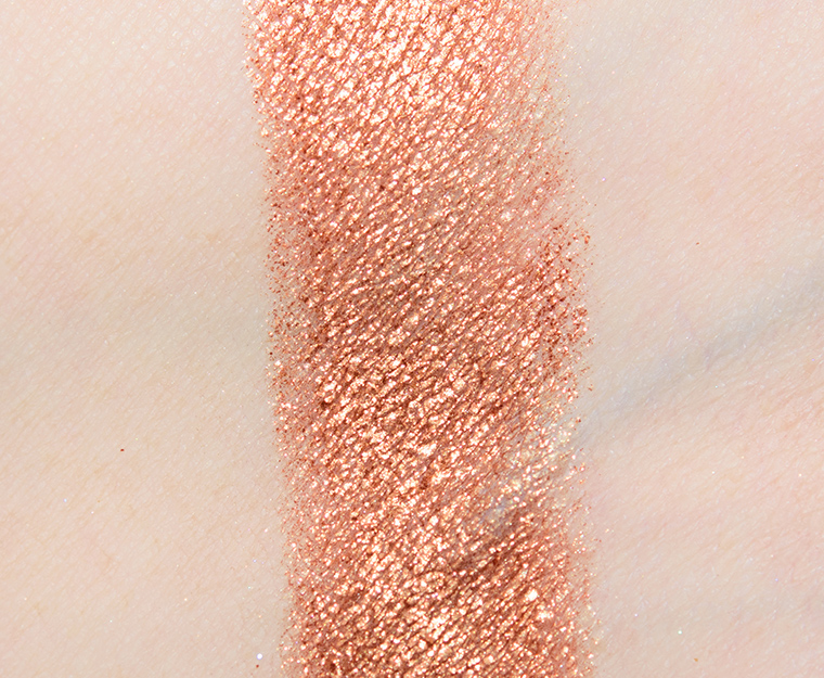 <p class="text-center">Pat McGrath Extragalactic Gold ChromaLuxe Artistry Pigment</p>