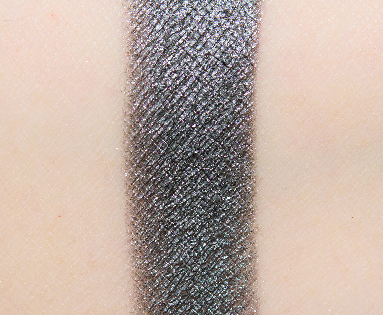 <p class="text-center">Pat McGrath Falcon Noir ChromaLuxe Artistry Pigment</p>