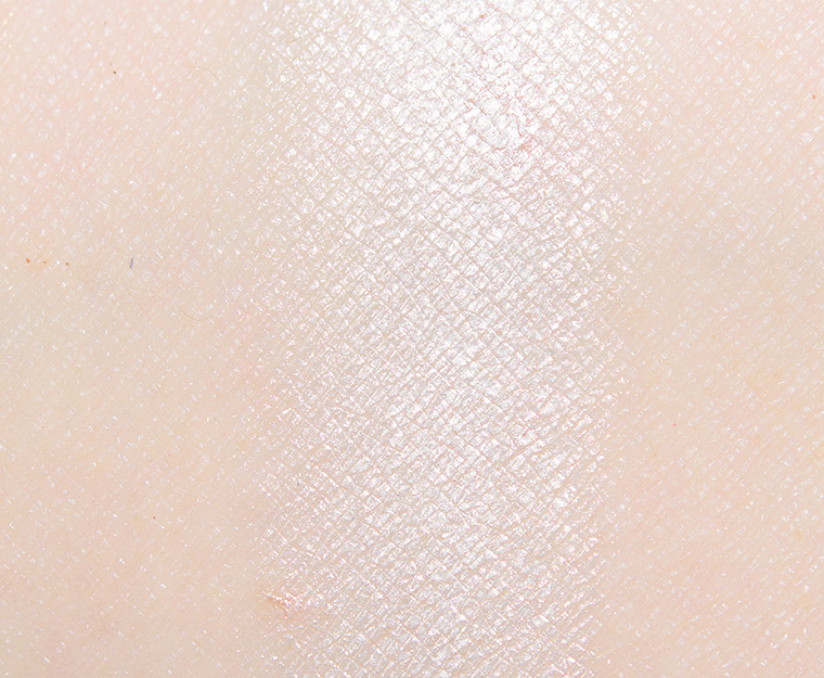 <p class="text-center">Dior Rivage #1 High Colour Eyeshadow</p>