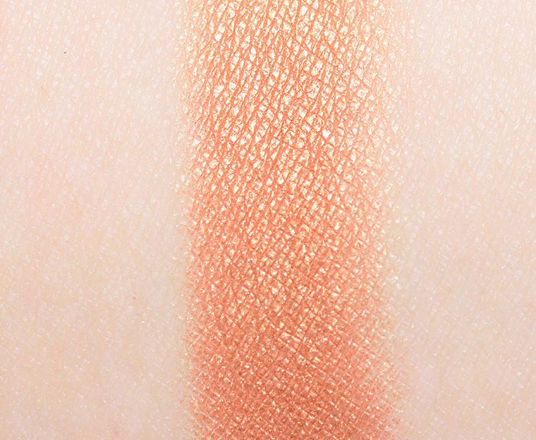 <p class="text-center">MAC Amber Lights Connect in Colour Eyeshadow</p>
