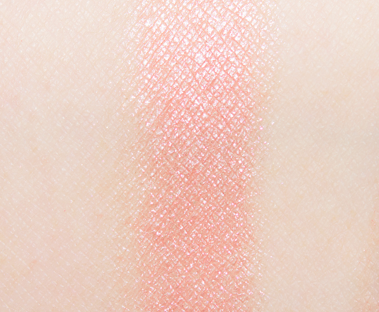 <p class="text-center">MAC Cute on Mute Connect in Colour Eyeshadow</p>