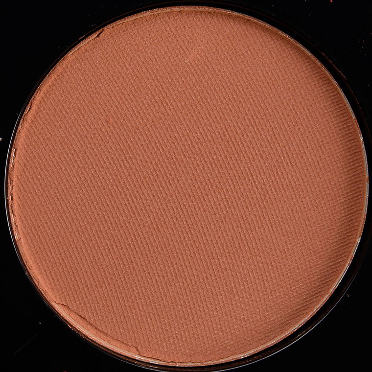 <p class="text-center">MAC Da Da Issues Connect in Colour Eyeshadow</p>