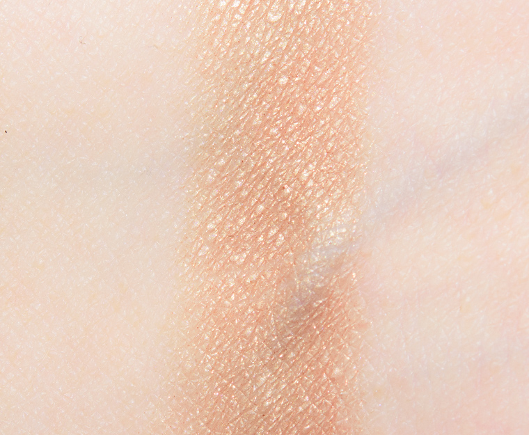 <p class="text-center">MAC Dial Up the Gold Connect in Colour Eyeshadow</p>
