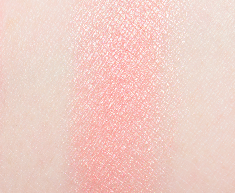 <p class="text-center">MAC In Living Pink Connect in Colour Eyeshadow</p>