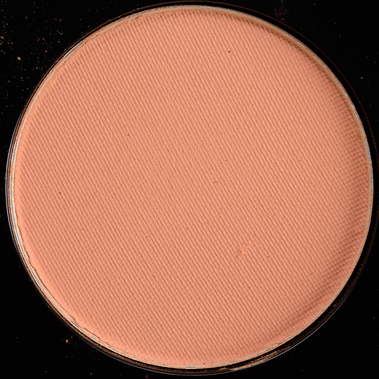 <p class="text-center">MAC Samoa Silk Connect in Colour Eyeshadow</p>