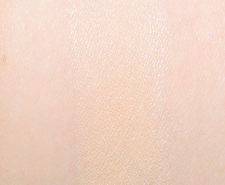 <p class="text-center">MAC Send Neutrals Connect in Colour Eyeshadow</p>