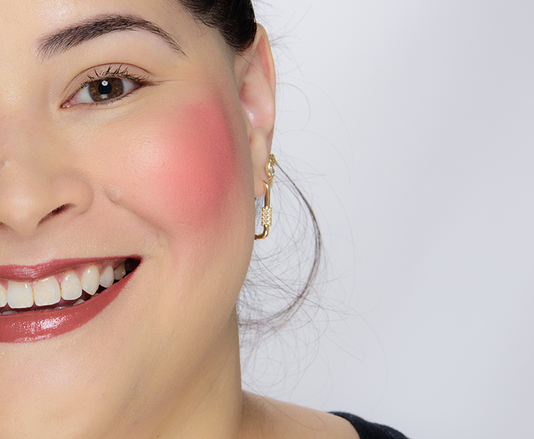 Gucci Beauty Soft Red (08) Luminous Matte Blush