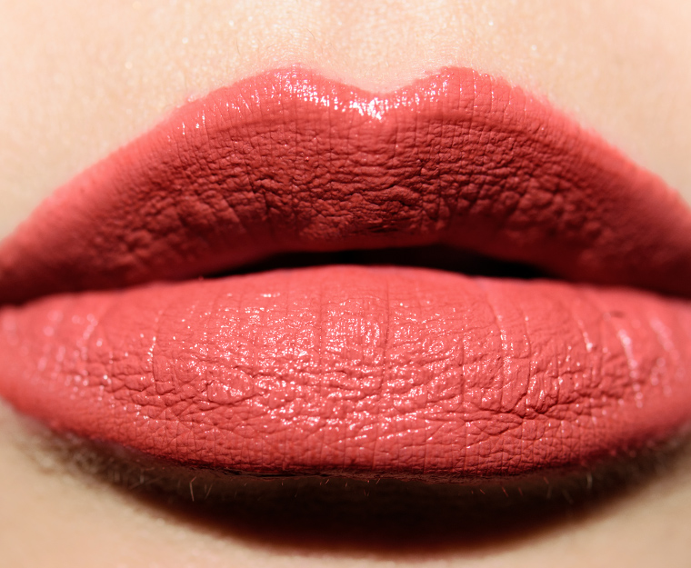 Charlotte Tilbury Walk of No Shame Blur Airbrush Flawless Lip Blur
