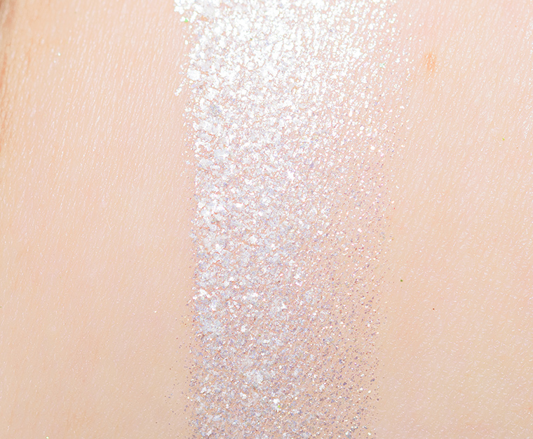 <p class="text-center">Dandy Lions Fake Snow Shimmer Eyeshadow</p>