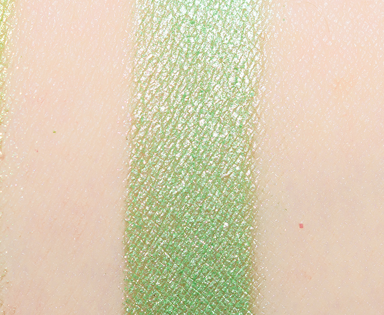 <p class="text-center">Dandy Lions Floaroma Duochrome Eyeshadow</p>