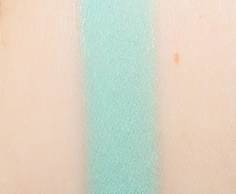 <p class="text-center">Dandy Lions Grass Knot Matte Eyeshadow</p>