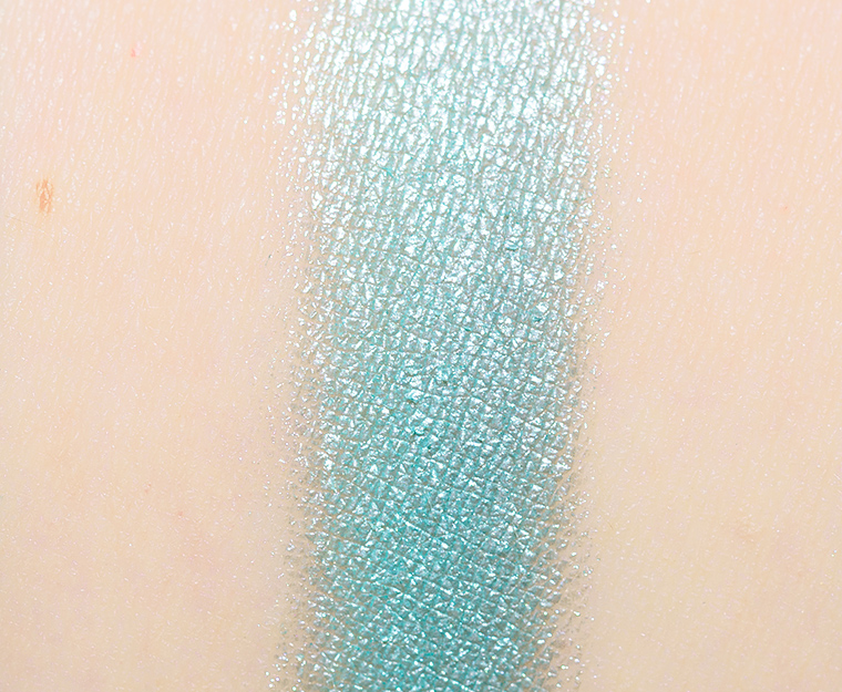 <p class="text-center">Dandy Lions Morning Dew Shimmer Eyeshadow</p>