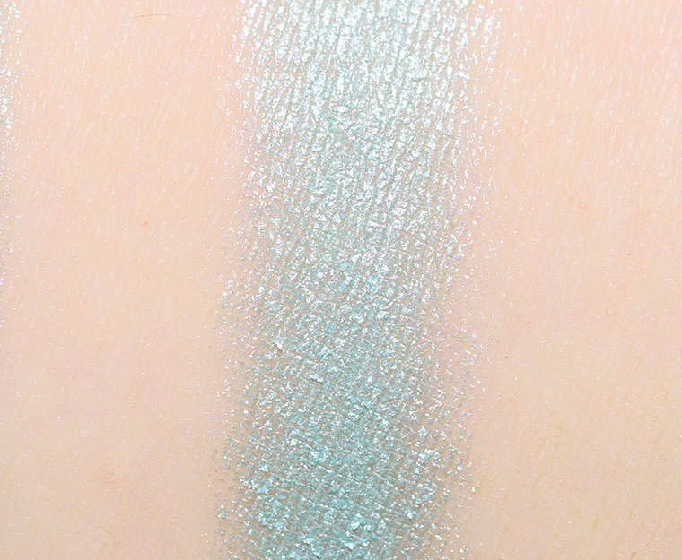 <p class="text-center">Dandy Lions Seafoam Green Duochrome Eyeshadow</p>