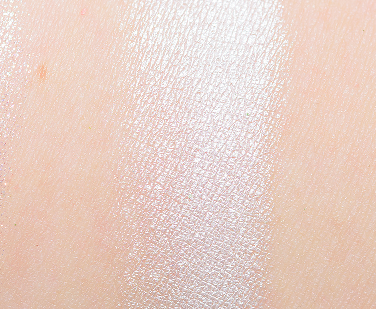 <p class="text-center">Dandy Lions Snow Capped Shimmer Eyeshadow</p>