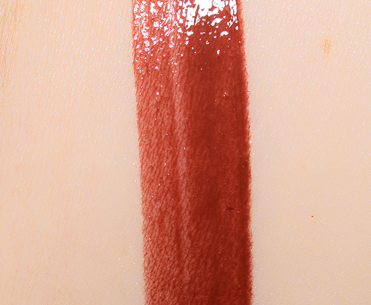 <p class="text-center">About Face Feel It All Light Lock Lip Gloss</p>