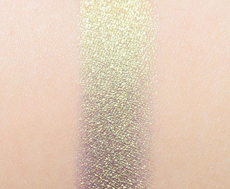 <p class="text-center">Glaminatrix Fennel Multichrome Eyeshadow</p>