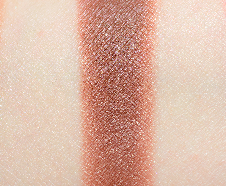 <p class="text-center">Charlotte Tilbury Space Chocolate Suede Future Matte Eyeshadow</p>