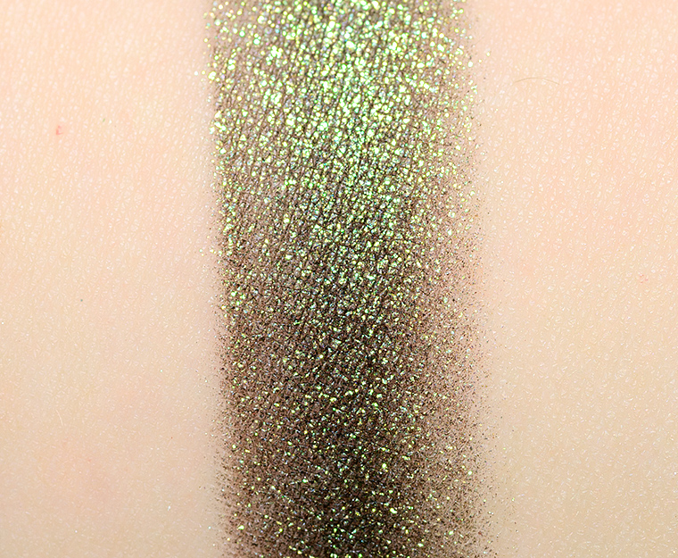 <p class="text-center">Pat McGrath Emerald Eclipse EYEdols Eyeshadow</p>