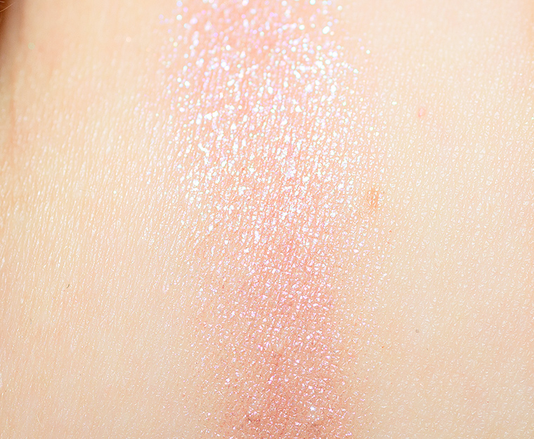<p class="text-center">Rabanne Amethyst Eyephoria Eyeshadow</p>