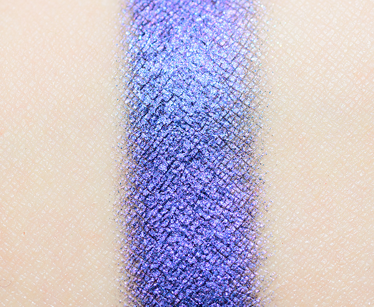 <p class="text-center">Rabanne Blue Moon Eyephoria Eyeshadow</p>
