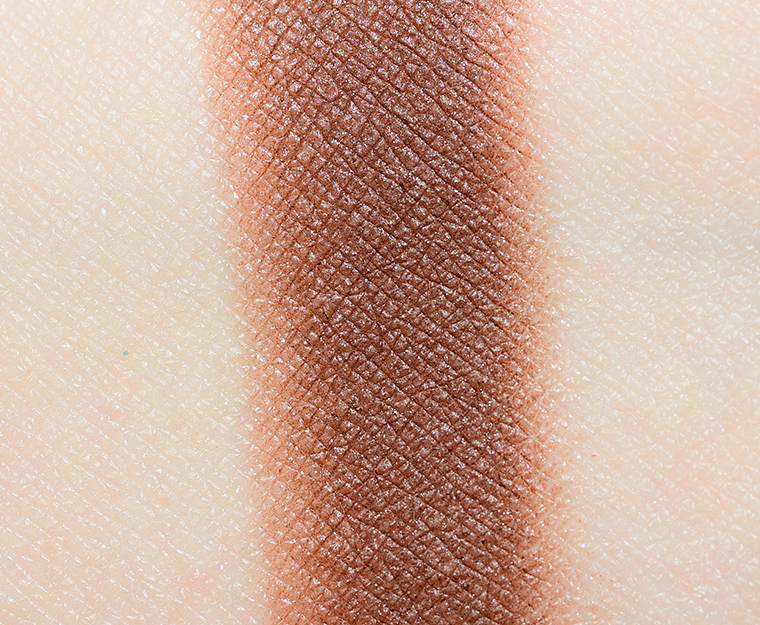 <p class="text-center">Rabanne Don't Ask Don't Tell Eyephoria Eyeshadow</p>
