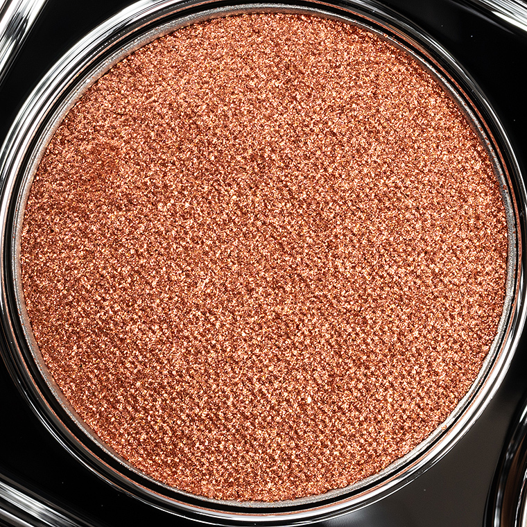 <p class="text-center">Rabanne Groovy Eyephoria Eyeshadow</p>