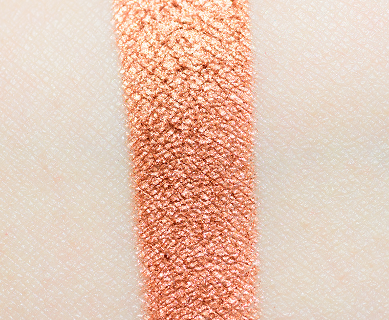 <p class="text-center">Rabanne Groovy Eyephoria Eyeshadow</p>