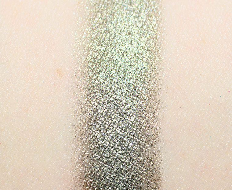 <p class="text-center">Rabanne Heavens Eyephoria Eyeshadow</p>