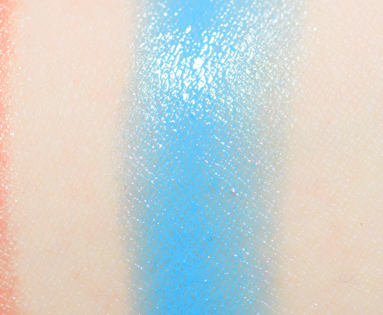 <p class="text-center">Rabanne Optical Blue Eyephoria Cream Eyeshadow</p>