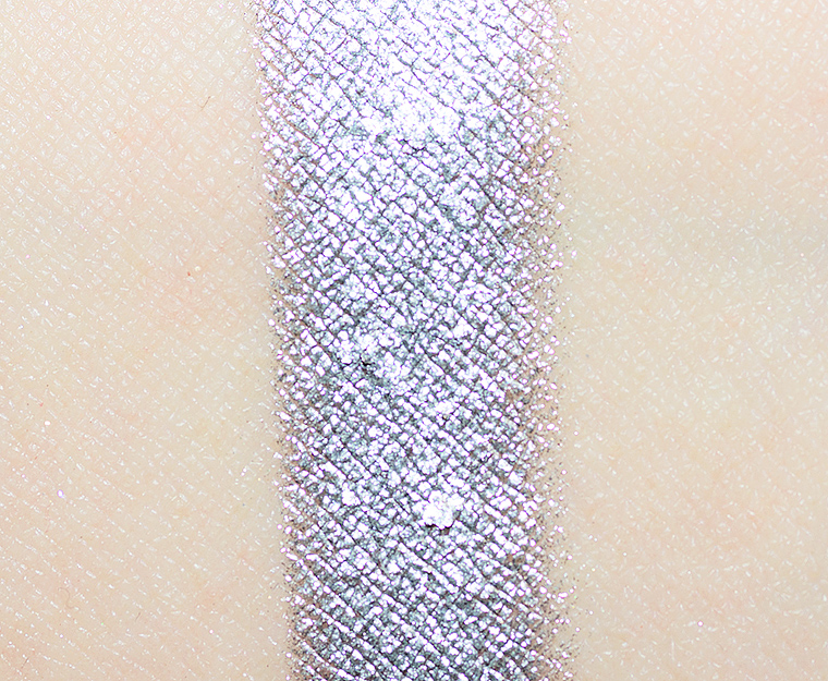 <p class="text-center">Rabanne Silver Hour Eyephoria Eyeshadow</p>