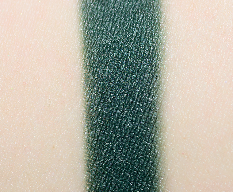 <p class="text-center">Rabanne Twisted Forest Eyephoria Eyeshadow</p>
