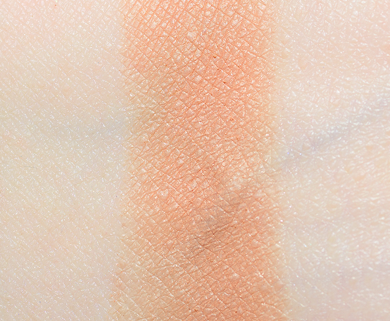 <p class="text-center">Rabanne Uptown Eyephoria Eyeshadow</p>
