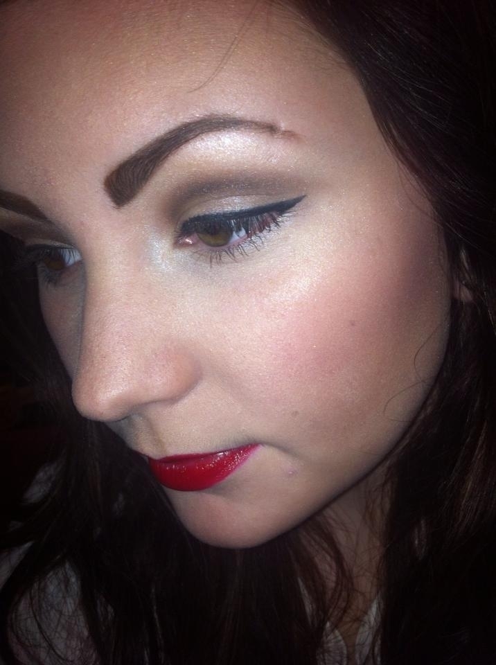 Red Lip with Cat Eye
