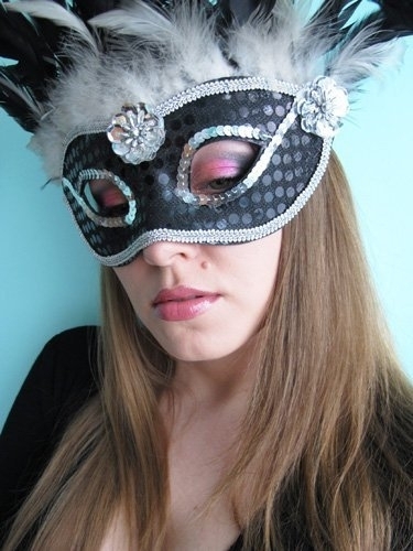 Halloween Mystery Woman Look
