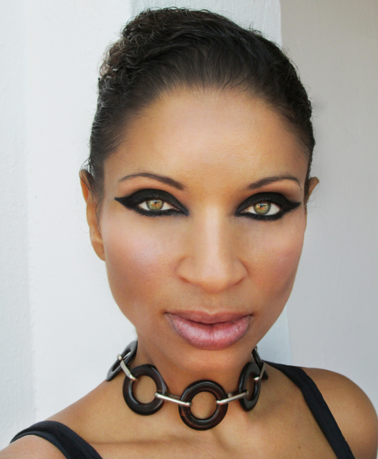 Bold Cat Eyeliner
