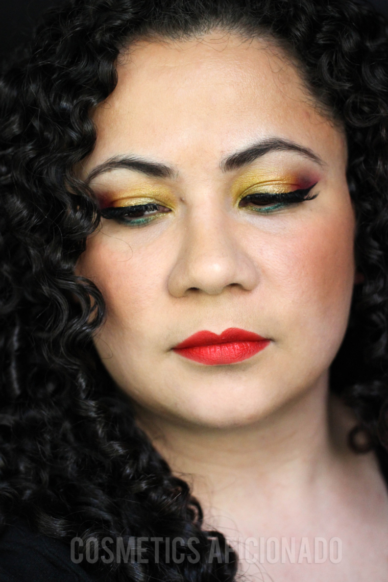 Colorful, Summery Smoky Eyes With Bold Lip