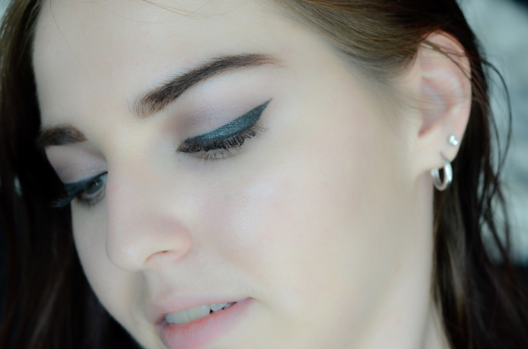 Black Sparkly Cat Eye